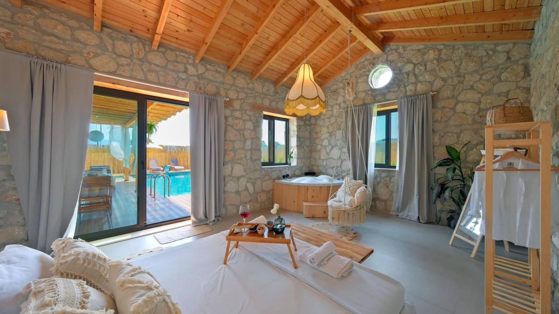 Villa Nomade Fethiye Seydikemer Korunakli Havuzlu Muhafazakar