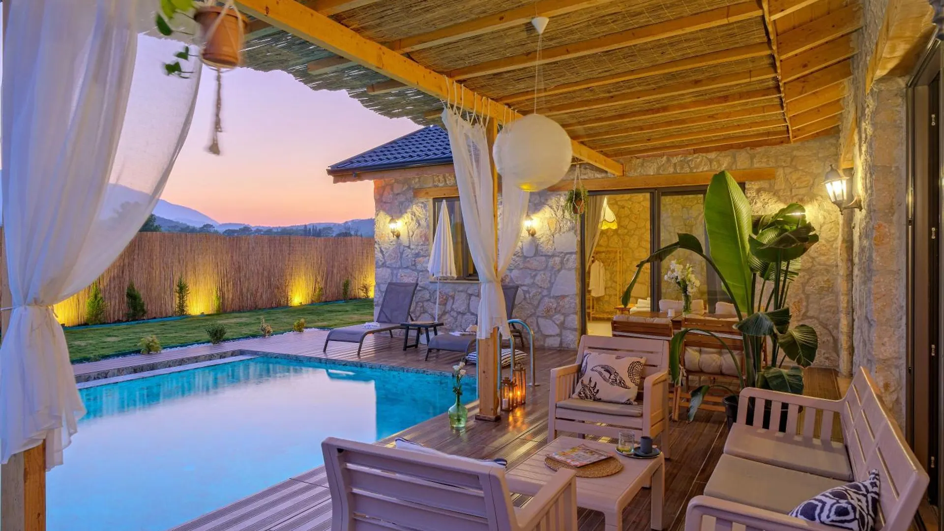 Villa Nomade Fethiye Seydikemer Korunakli Havuzlu Muhafazakar