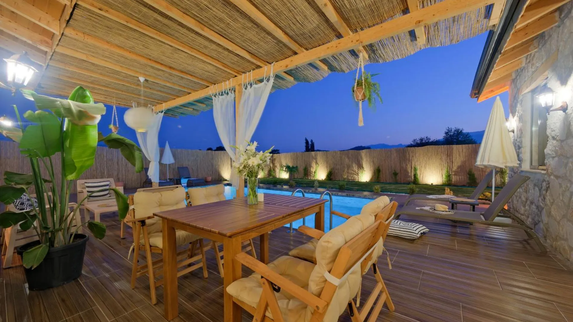 Villa Nomade Fethiye Seydikemer Korunakli Havuzlu Muhafazakar
